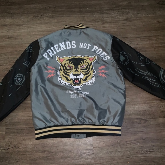 Jacket - Picture 3 of 4